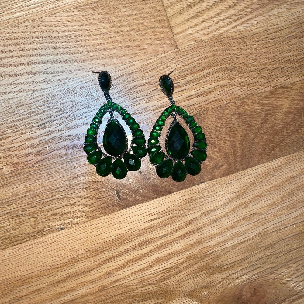 Elegant Green Teardrop Earrings